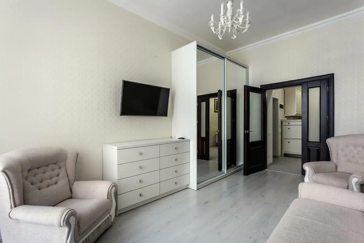 Lux Apartments In The Center 리비프